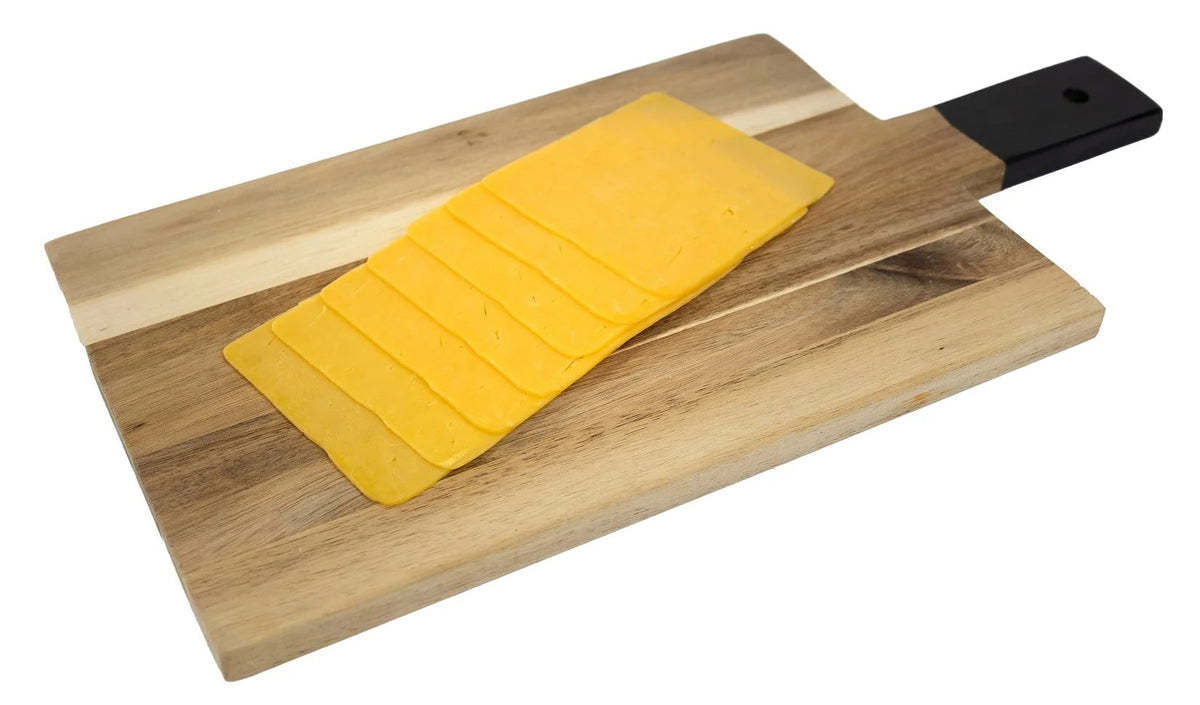 Kifli Delikátesz Cheddar sajt, vörös Zsíros, félkemény, szeletelt sajt